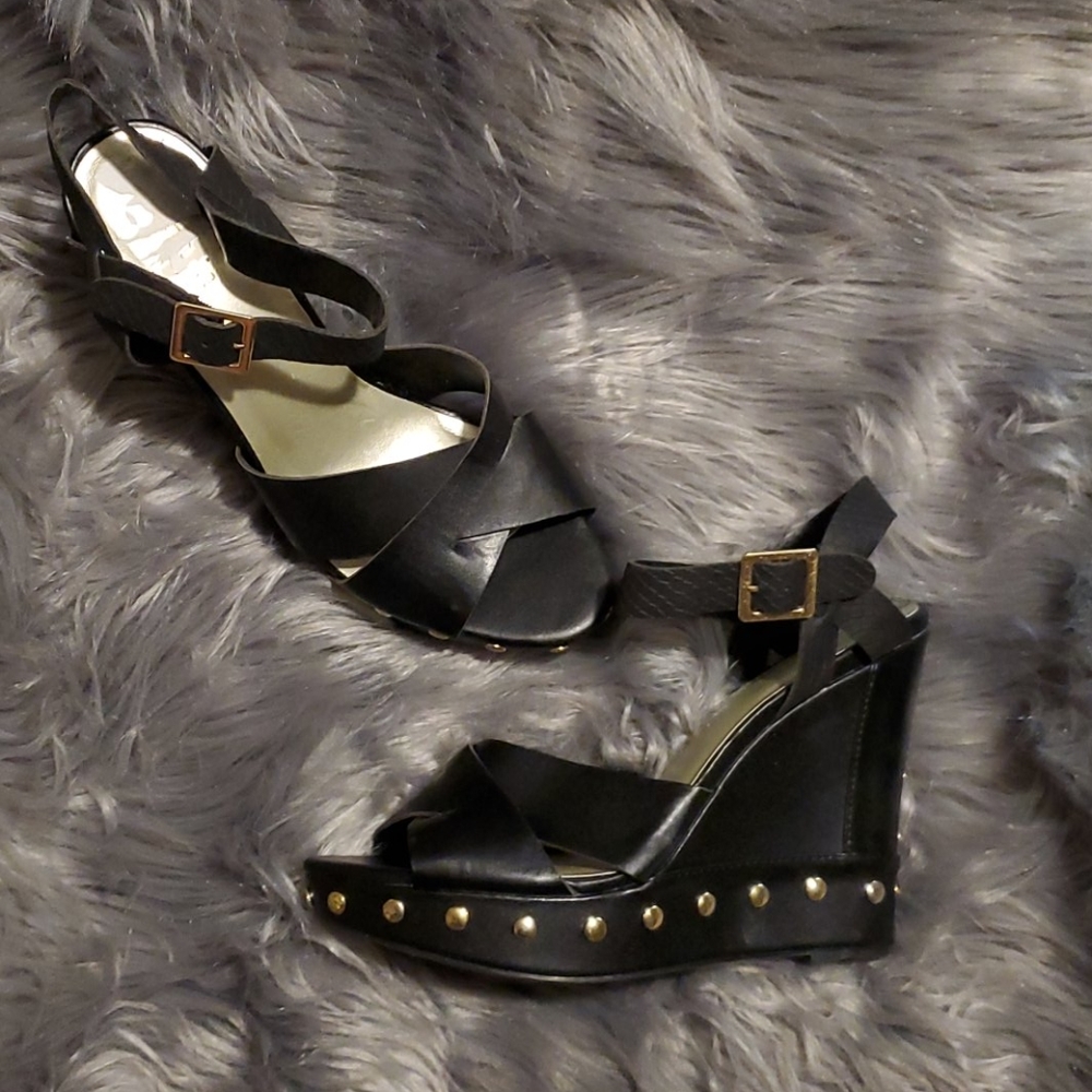 2/$15🦋 🖤NWOB Wedges🖤
